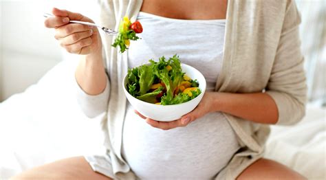 hamileyken bebeğin kilo alması için ne yemeli